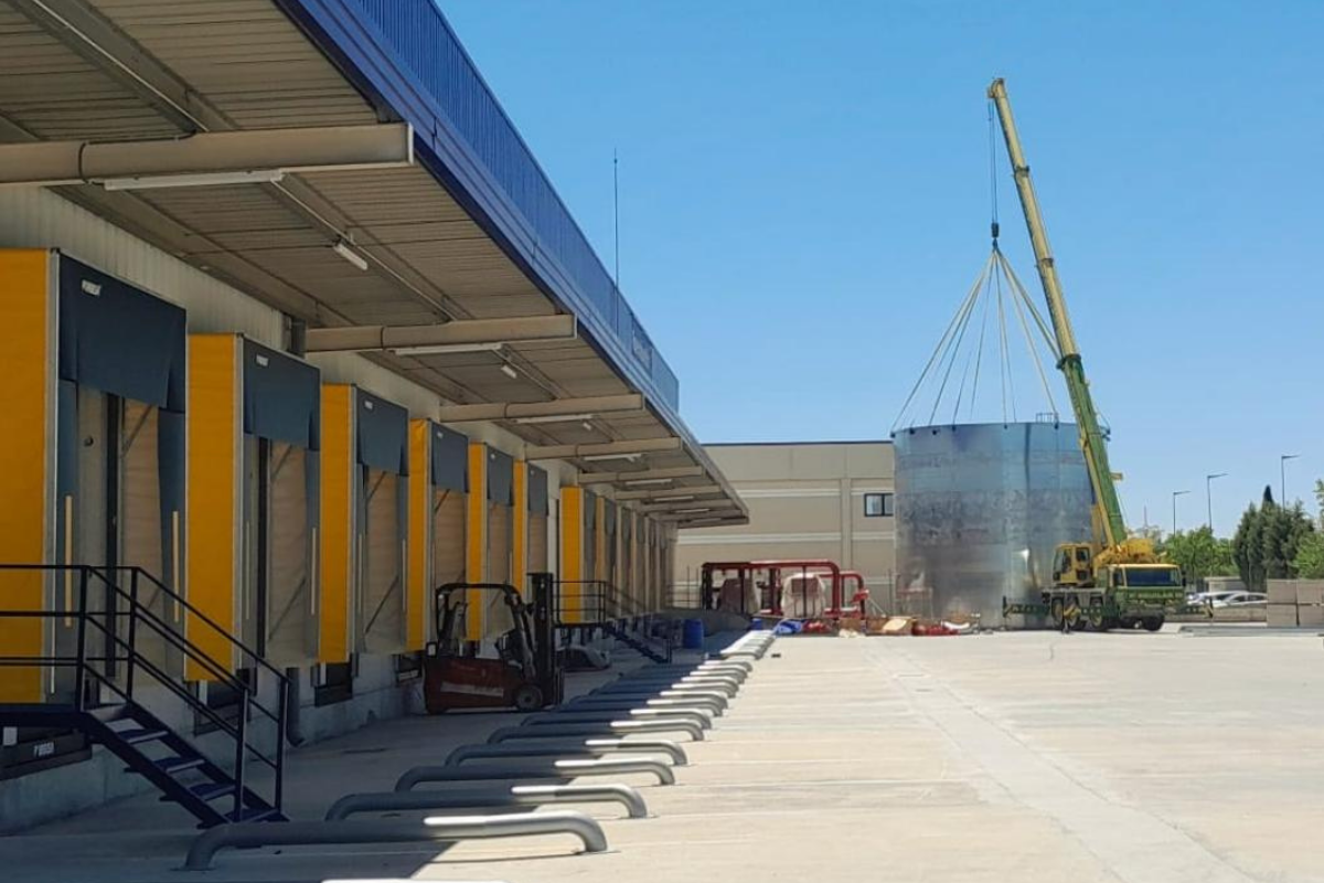 SOLUTEC carries out the refurbishment of a logistics warehouse in Alcalá de Henares with a full renewal of its fire protection systems (PCI).