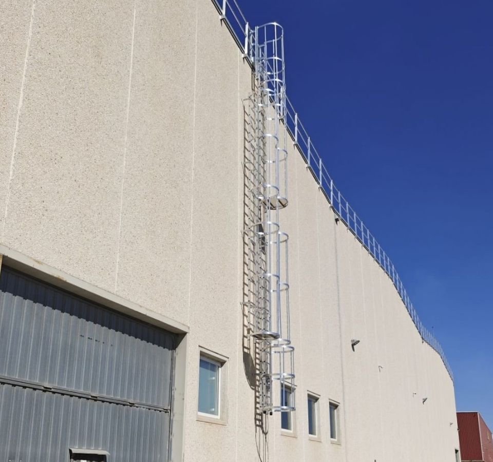 SOLUTEC finaliza la renovación de la cubierta de la planta de Henkel en Azuqueca de Henares (Guadalajara)